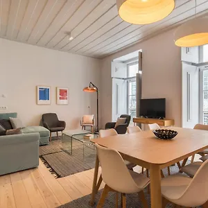 Lovelystay - Charming 3 Bedroom Wonder Downtown Apartamento
